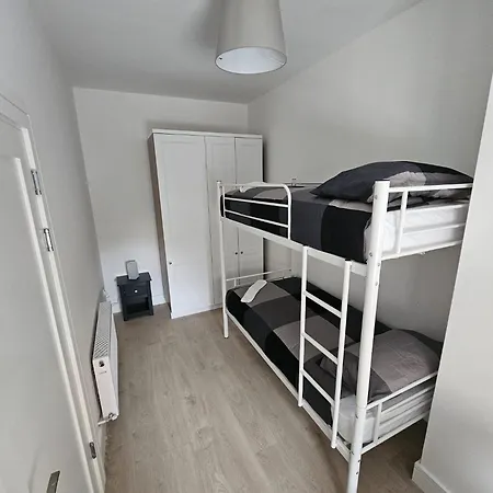 In 8 / Cosy House