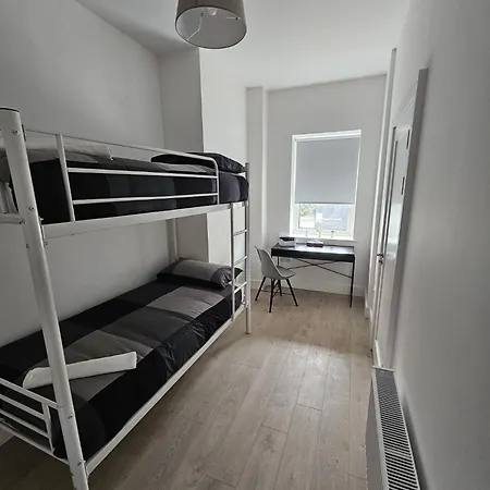 Πανσιόν In 8 / Cosy House *