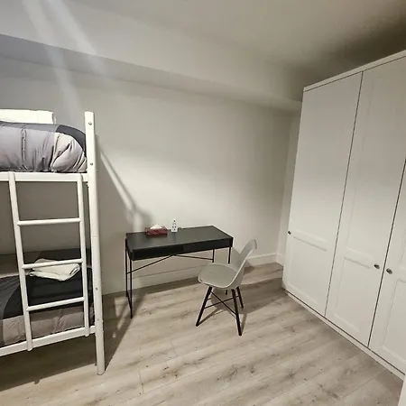 Guest house In 8 / Cosy House