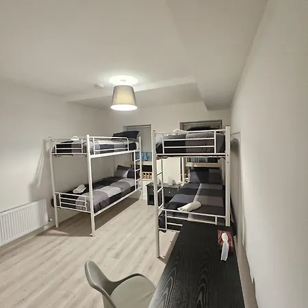 In 8 / Cosy House Dublin